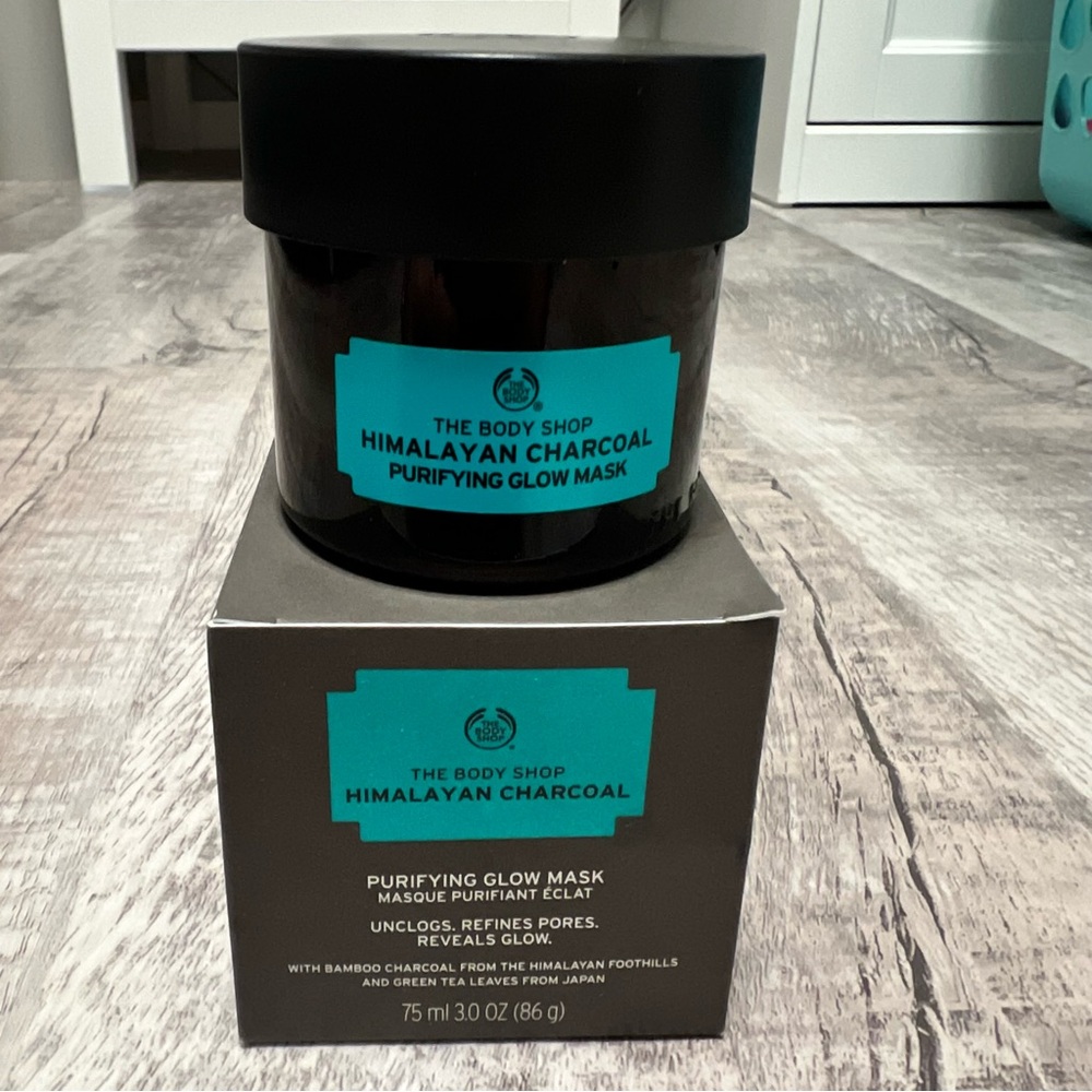 The Body Shop Himalayan Charcoal Mask - Black and Turquoise